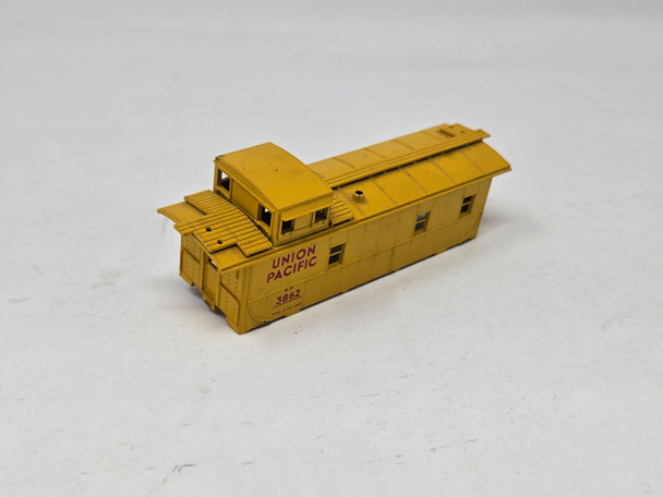 Pre-Owned:  Caboose (SHELL ONLY) Union Pacific 3862 - HO Scale