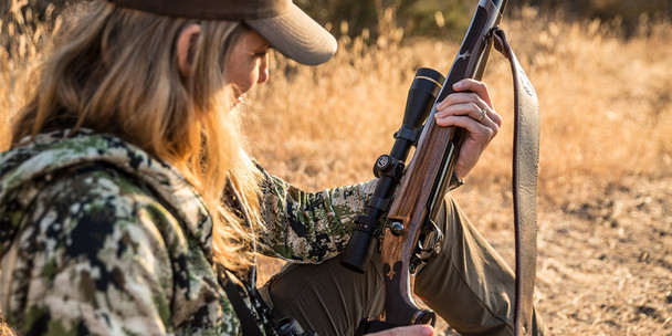 Weatherby Mark V Camilla Deluxe Rifle: 6.5 Creedmoor, 22" Barrel, Model MCD01N65CMR4B