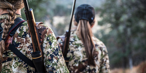 Weatherby Mark V Camilla Deluxe Rifle: 6.5 Creedmoor, 22" Barrel, Model MCD01N65CMR4B