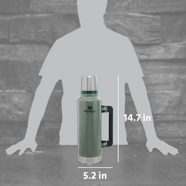 Stanley Classic Legendary Bottle, 2qt | 1.9L: Hammertone Green