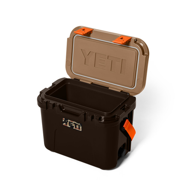 YETI Roadie 15 Hard Cooler: Wetlands Camo