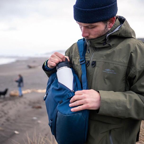 YETI Rambler Bottle w/ Chug Cap, 1 L / 36 oz: Moon Dust