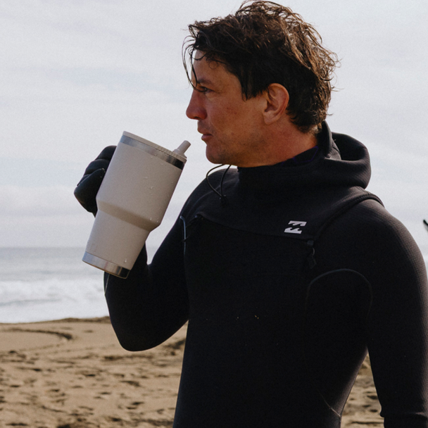 YETI Rambler Travel Straw Mug w/ Colour-Matched Straw Lid, 887 mL / 30 oz: Cape Taupe