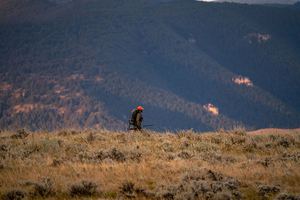 Weatherby Mark V High Country Rifle: 6.5 Creedmoor, 22" Barrel, Model MHC01N65CMR4B