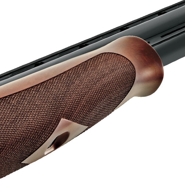 Ergonomic Schnabel Forend & Checkering
The slim and tapered schnabel forend features cut checkering and combines hamesome old-world style with heightened ergonomic performance and comfort in all shooting applications.