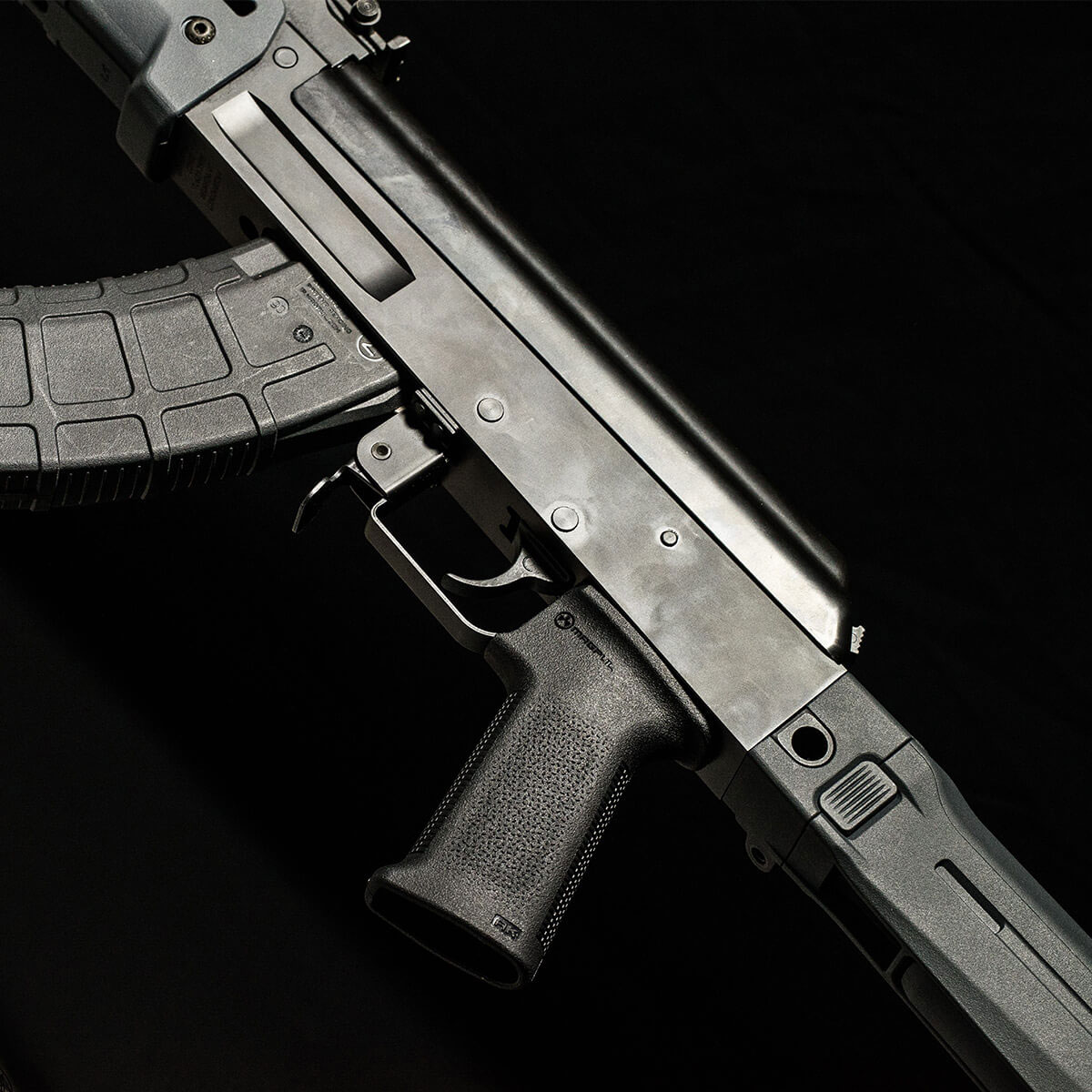 magpul-MAG682-BLK-hero-
