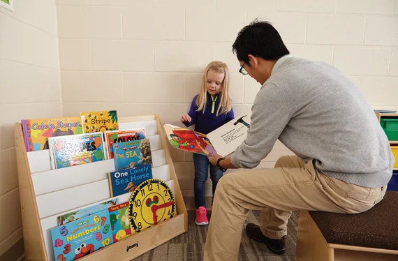 Flushback Pick-a-Book Stand