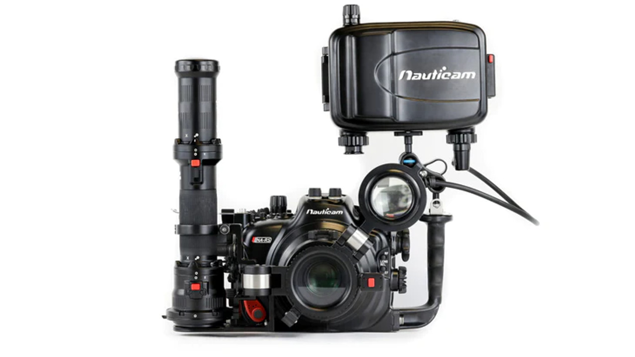 Canon 5D Mark III & ノーティカム水中ハウジング、レンズ付 Canon 5D Mark III & ノーティカム水中ハウジング、レンズ付