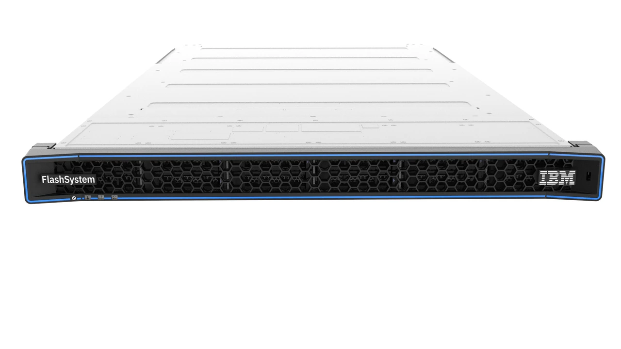IBM 4662-7H2 FlashSystem 5300 NVMe control enclosure front view with 12 drive bays and node canisters