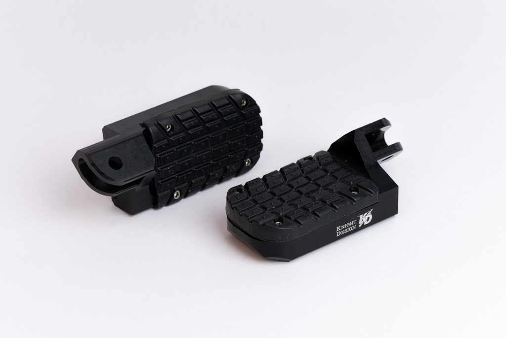 Yamaha Lowered Wide Foot Peg Black - Rubber