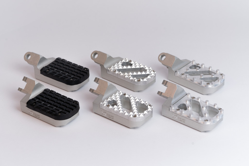 Yamaha Lowered Wide Foot Peg Silver All Treads