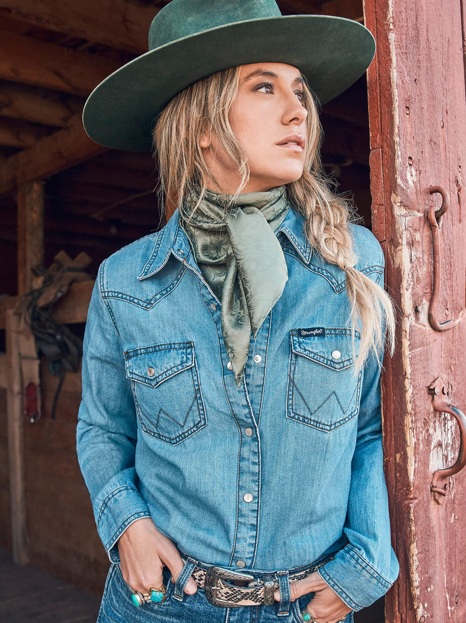 Chemise Western Wrangler Femme – Velours Bleu Scintillant – Taille L – Vintage USA