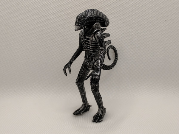 Aliens 2020 Silver Alien Warrior ReAction Figure (Loose)