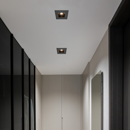 in_use_1_image_role,feed_image_role_4