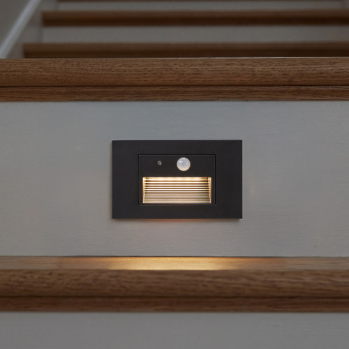 in_use_1_image_role