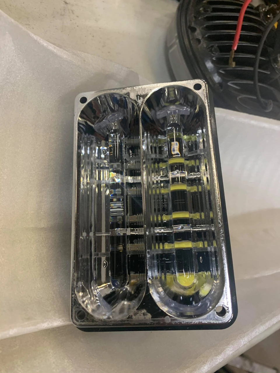 Whelen Series 400 Clear/White Lens For Freedom Light Bar – Used, Fully Functional