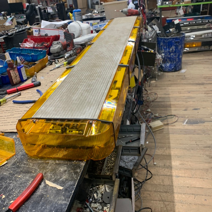 16 strobe 60" Whelen edge 9000