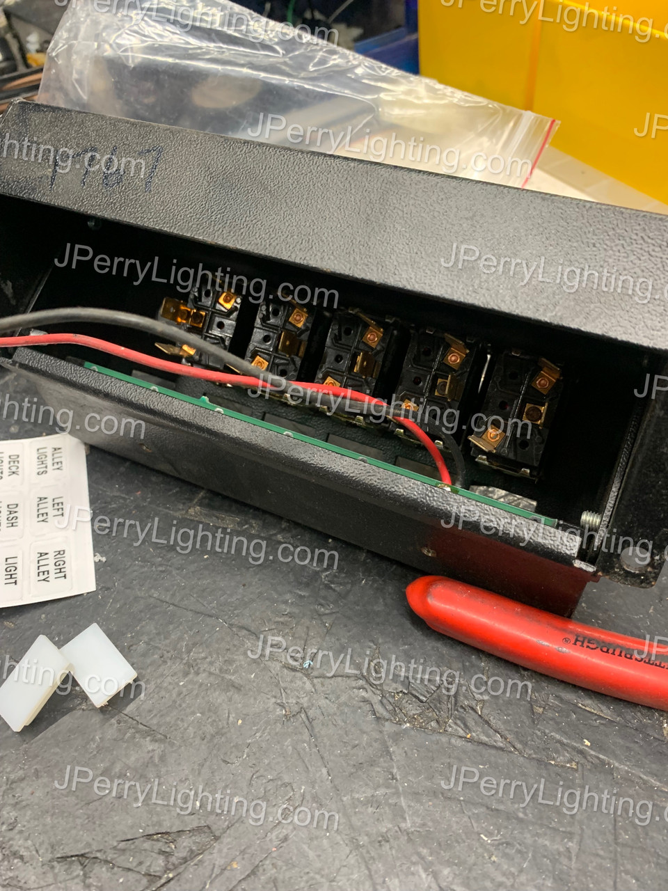 5 Switch box LOT 1767