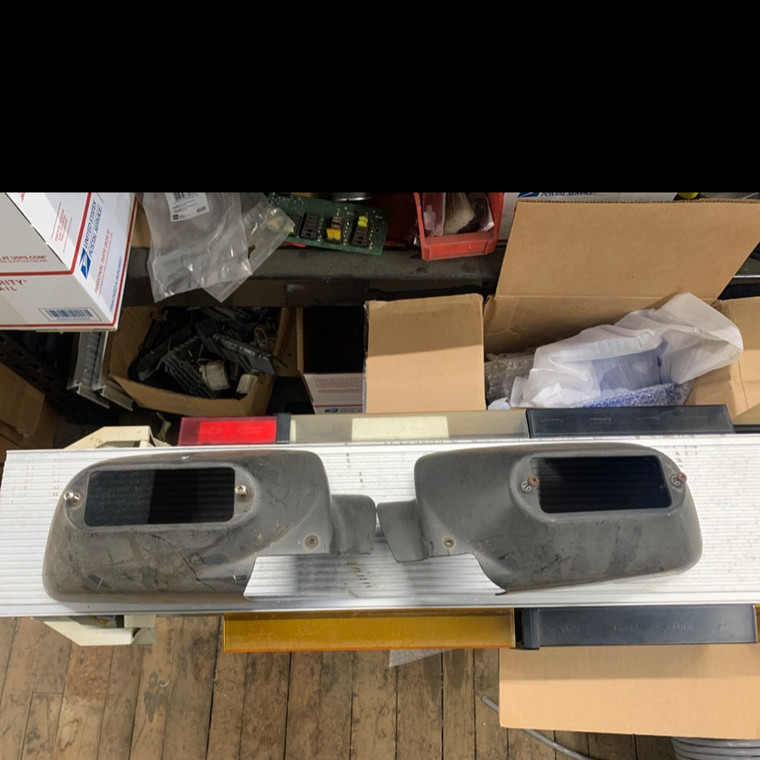 88-02 GMT400 Tahoe / Suburban / Pickup Mirror beam Pair