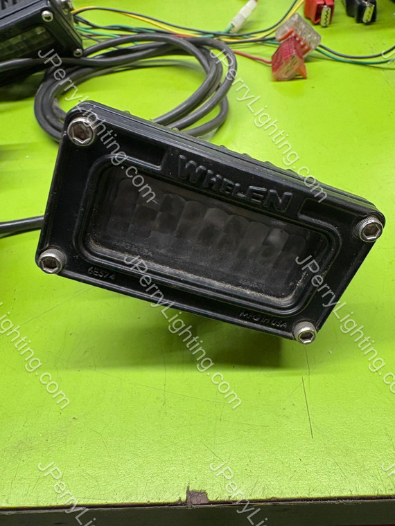 Whelen Pioneer NANO Lens1