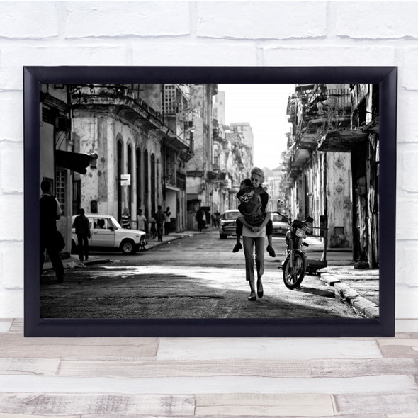 Cuba Havana Street People Carrying Road Way Love Affection Hug Wall Art Print