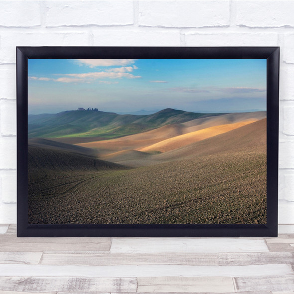 Toscana Mountains field Scenic View Wall Art Print