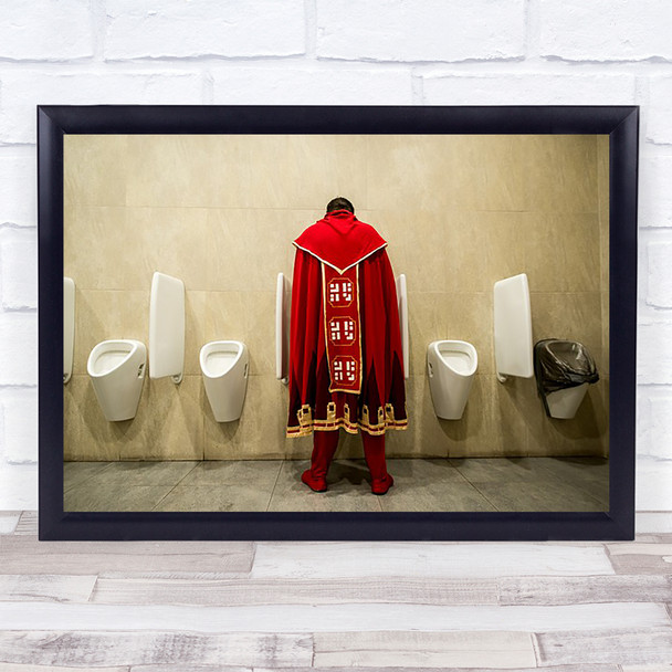 King Humour Humour King Pee Toilet Bathroom Person Robe Red Wall Art Print