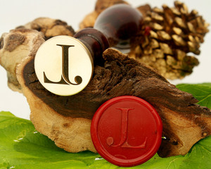 Monogram Initials "L" Wax Seal 25mm Monogram Initials "L" Wax Seal 25mm