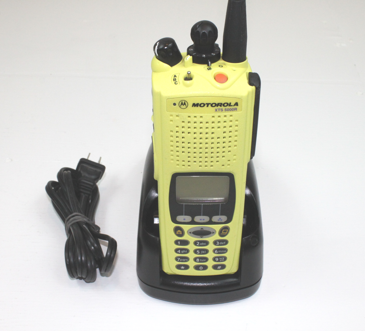 Motorola XTS5000R IS/FM Model 3 800MHz 1000 Ch 3W RUGGED Portable Radio