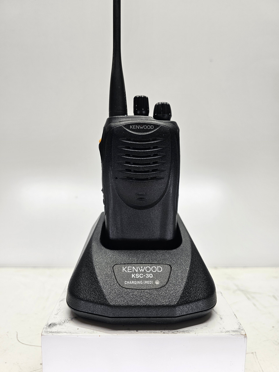 Kenwood TK-3160 TK3160 Radio UHF 16ch 450-490 Mhz - Used-Radios.com