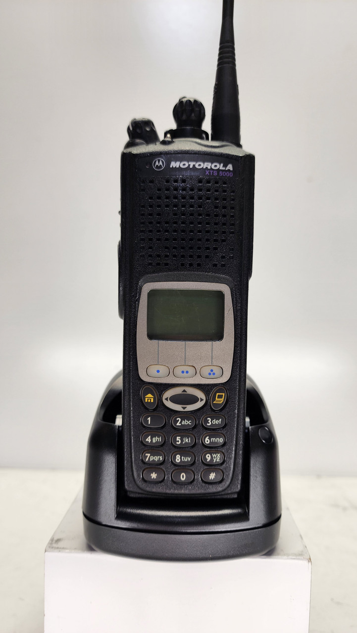 Motorola XTS5000 P25 Digital 700/800Mhz Model 2 1000 CH 3W - FAIR 