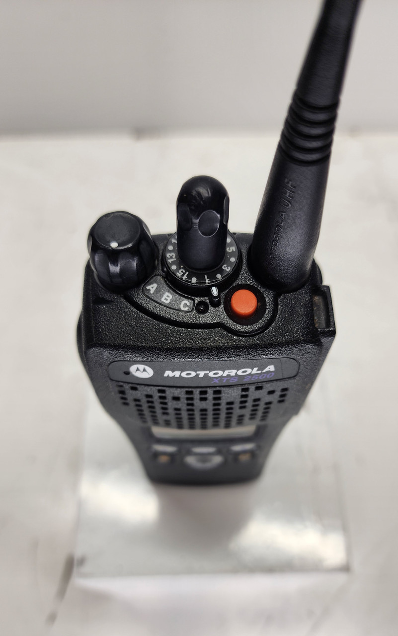 Motorola XTS2500 Model 2 UHF 380-470 Mhz Astro P25 800 Ch Digital