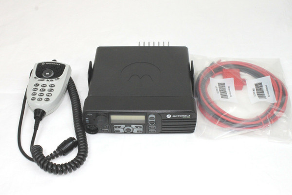 Motorola MotoTRBO XPR4580 XPR 4580 800/900 Mhz 160 CH 35W SMARTNET w/ DTMF Mic