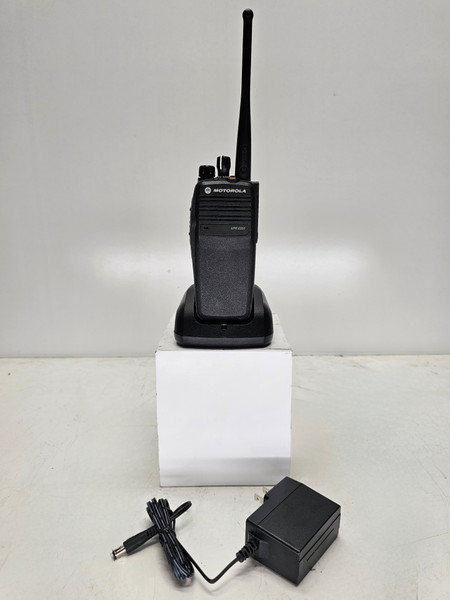 Motorola TRBO XPR6350 XPR 6350 UHF 450-520 Mhz 32 Ch 4W DIGITAL