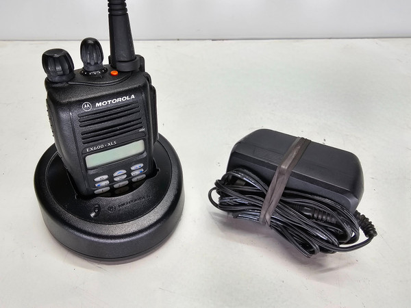Motorola EX600 XLS UHF 403-470 MHz 160 Channel 4 Watt (Complete Kit)