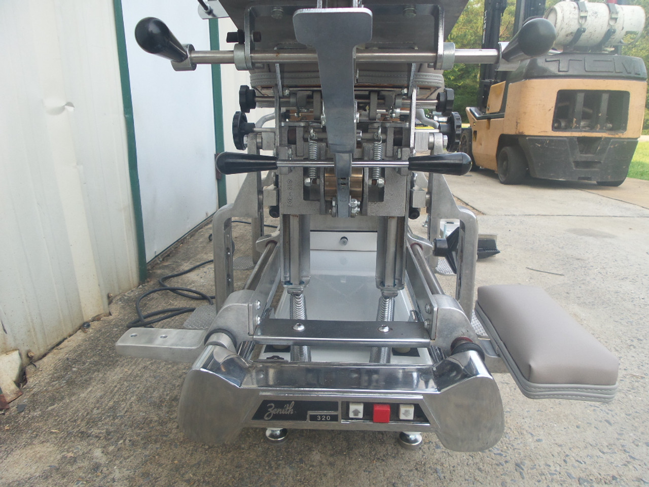 Used Zenith II 320S Hylo Table Includes CD,DD,LD & PD with Tuckaway Footboard 