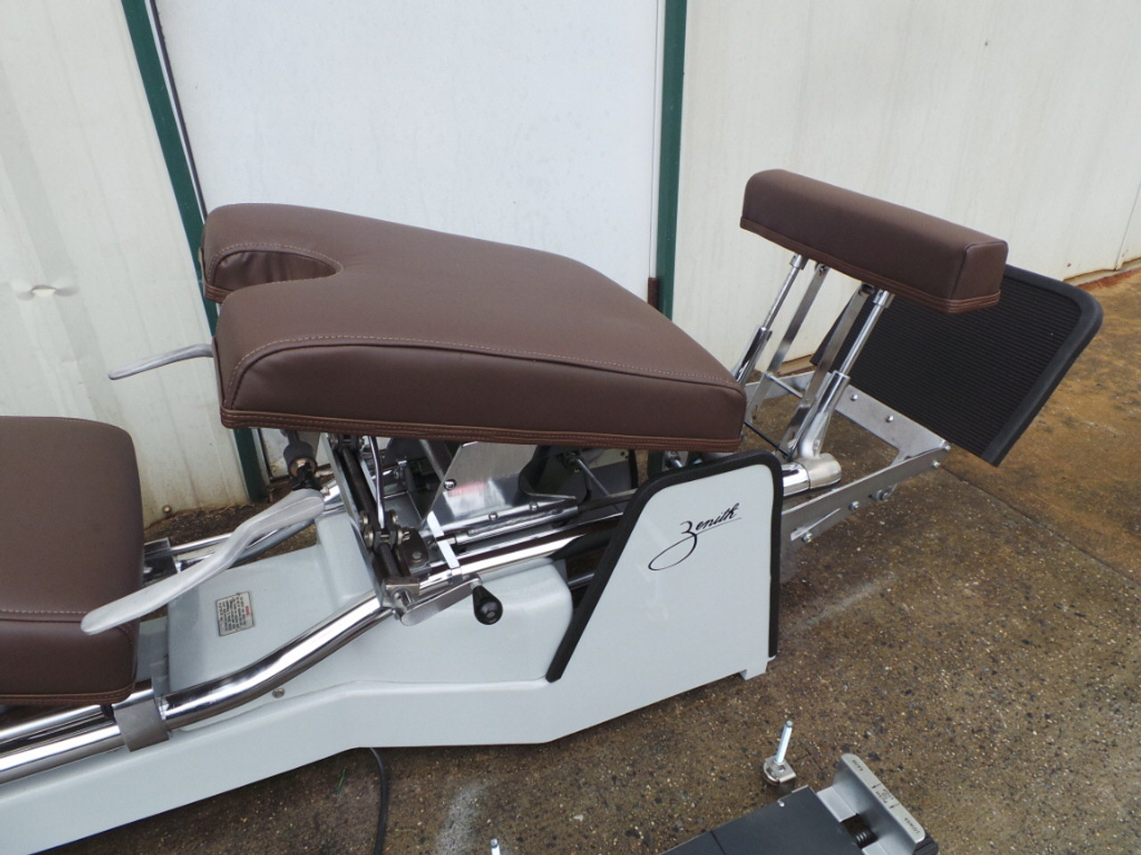 Used Zenith II 220 S Hylo Table with Power Front Section- Standard Footboard Used Zenith II 220 S Hylo Table with Power Front Section- Standard Footboard