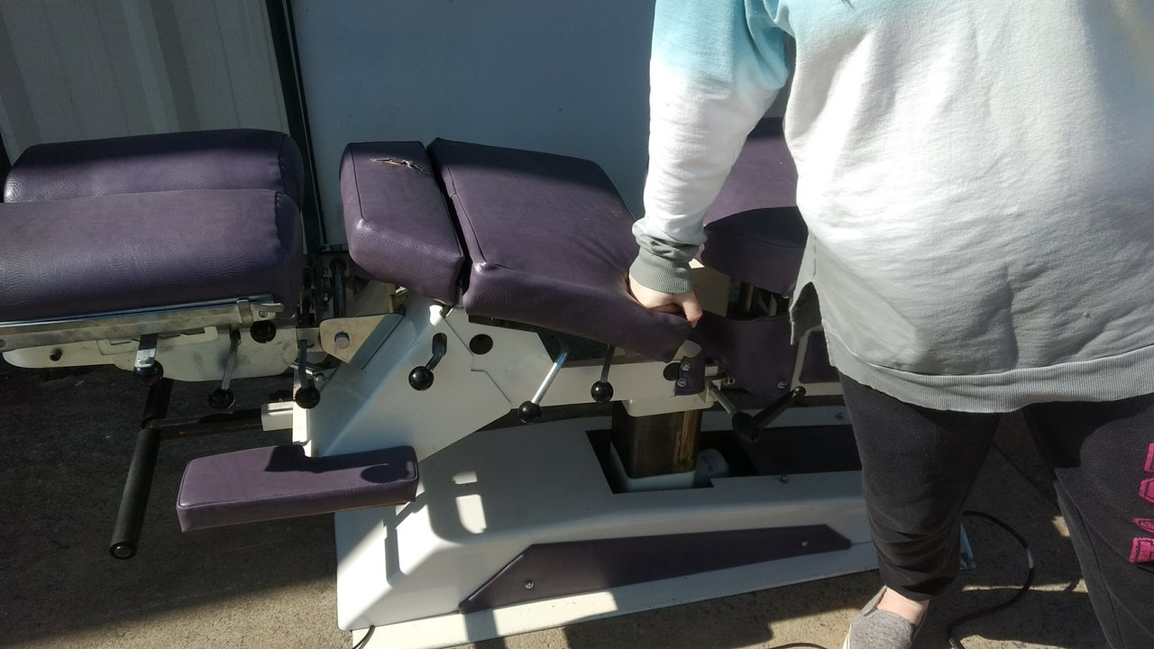 Used Elite Elevation Manual Flexion Table