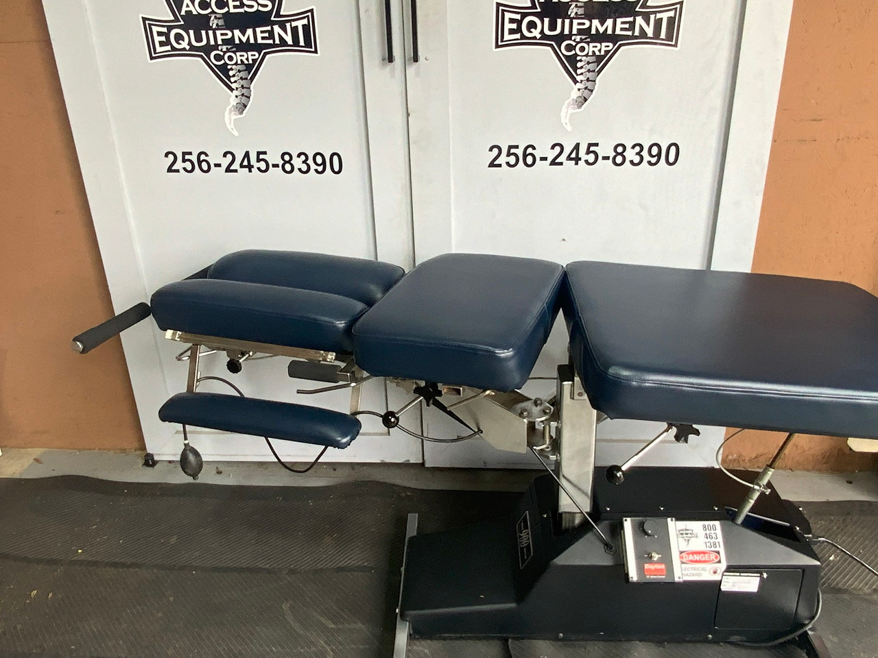 Leander 900 Auto Flexion Elevation Table with 3 drop