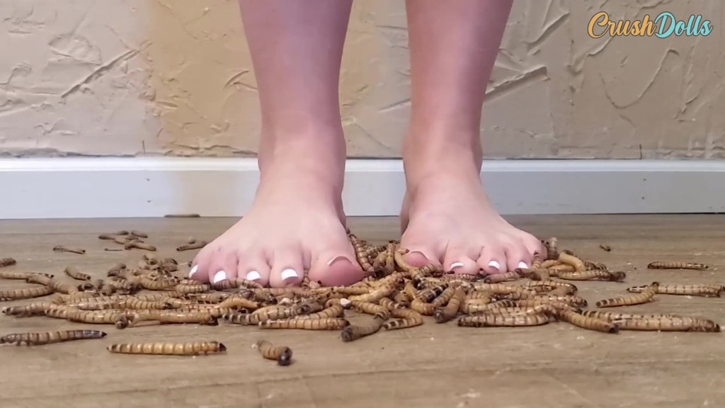 Jayde crushes worms while barefoot.