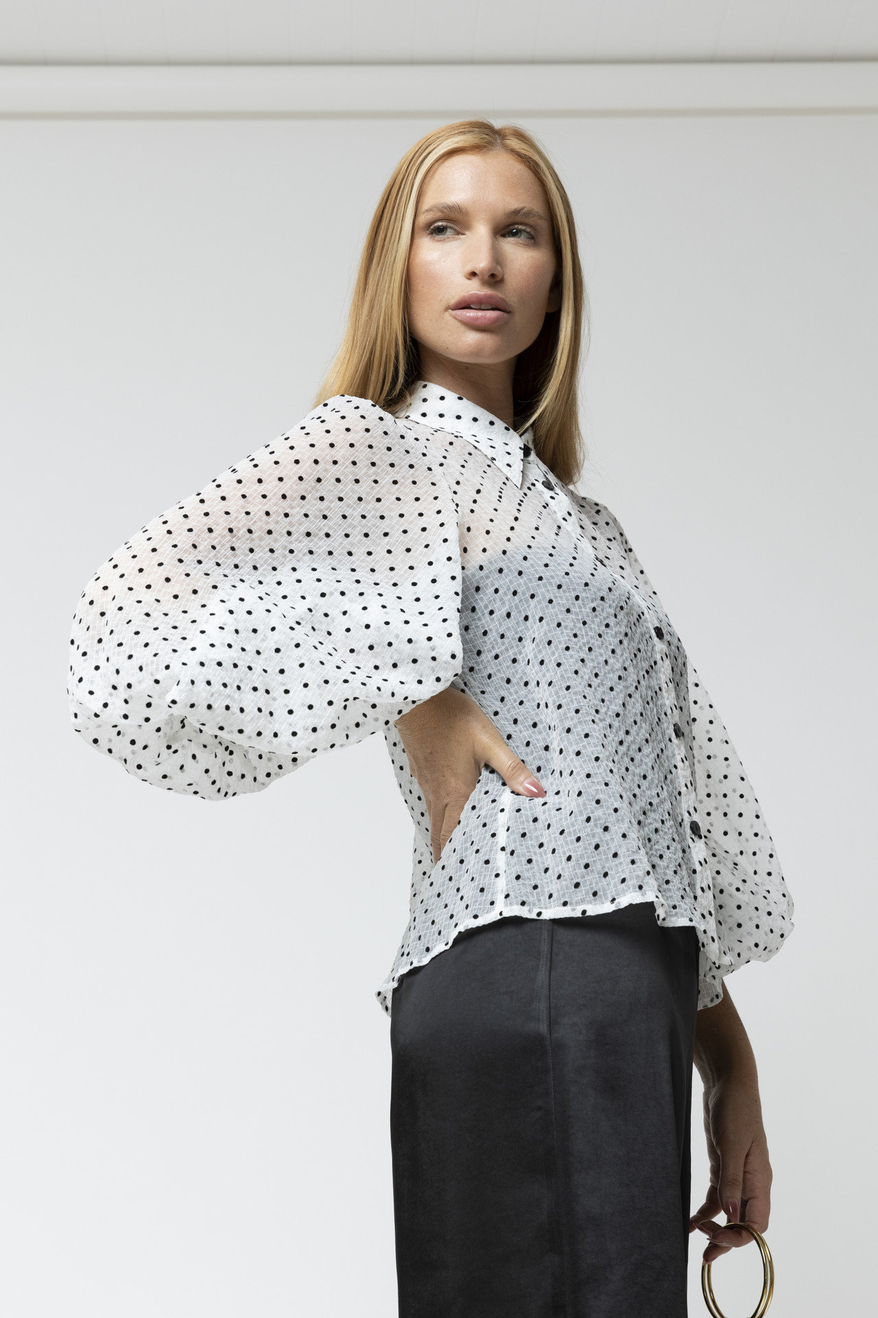 polka dot balloon sleeve top