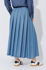 Mid Denim Tencel Pleat Skirt