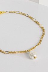 Gold Necklace with Spanish Pearl