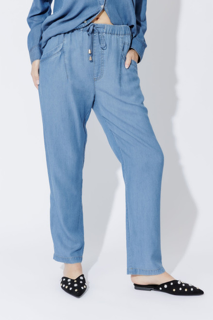Mid Denim Tencel Dart Pant