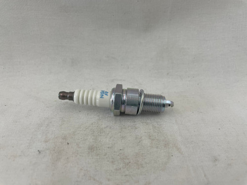 SPARK PLUG - M138938