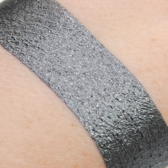 Black Hole - Cream Shadow