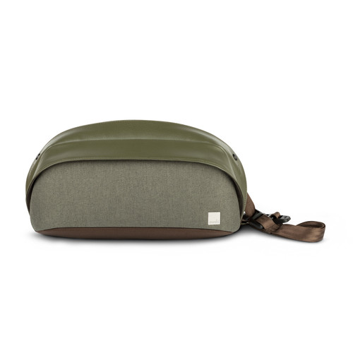 99MO110601 - MOSHI THIS ANTI-THEFT MESSENGER BAG FEATURES CUT-PROOF MATERIAL AND CONCEALED ZIPPERS.