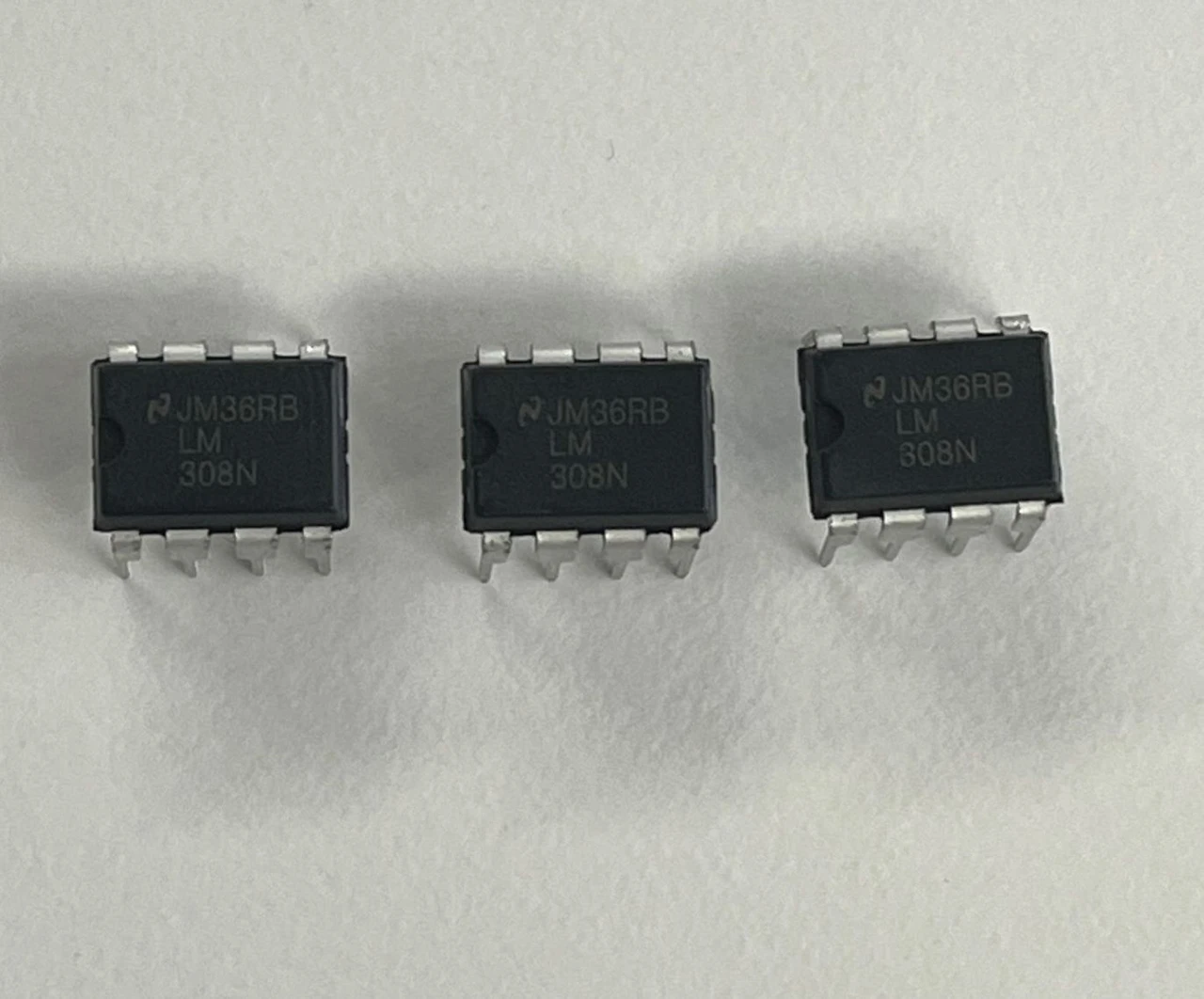 10 Stück LM308AP / LM308AN / LM308N Operationsvers Produktbild-Vorschau 4