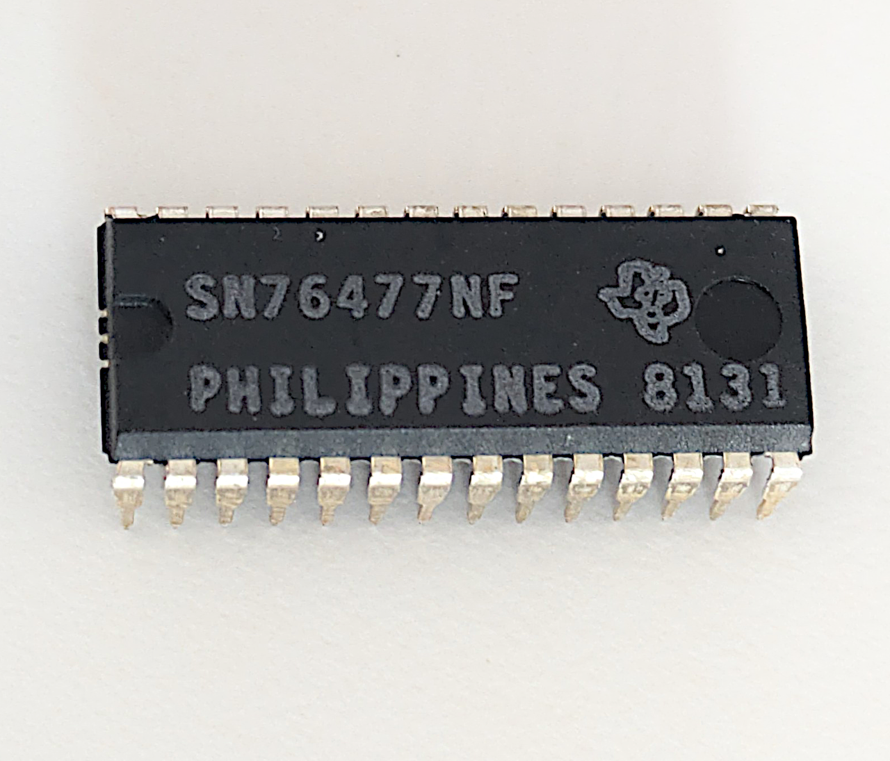 IC SN76477NF - synthCube