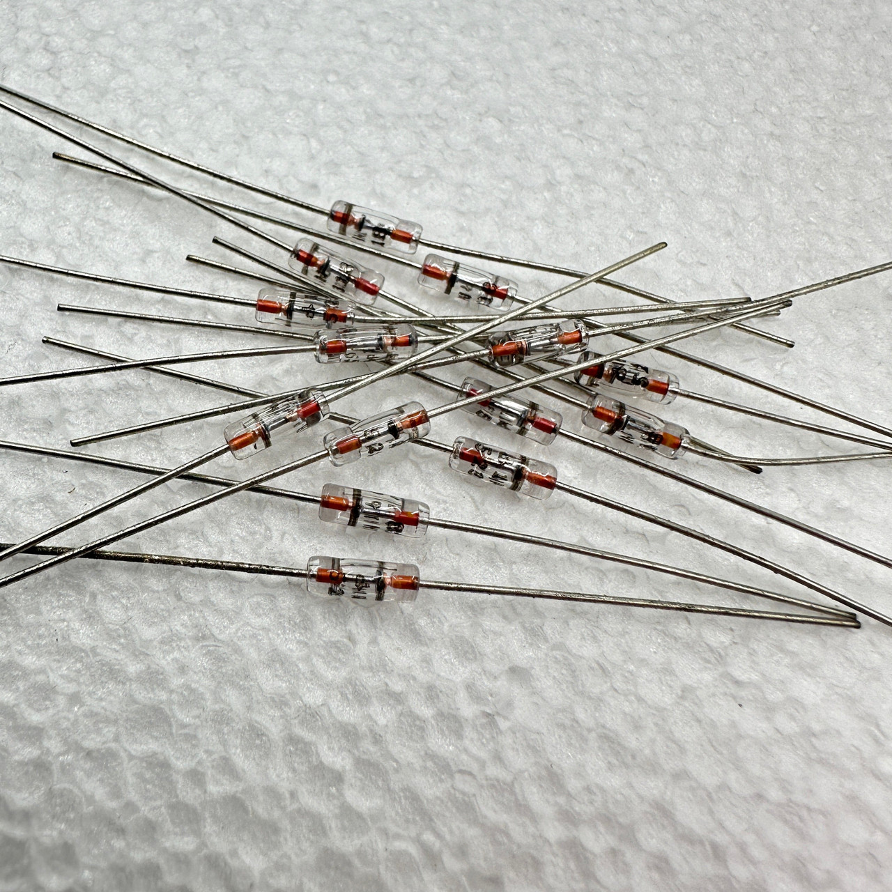Lot De 5 Diodes 1N5244B - Dimensions D1,53 Mm X L3,05 Mm, Pour Circuits électroniques Et Réparations